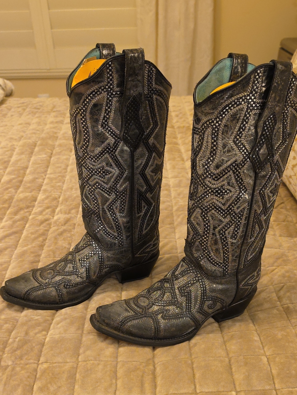 Women's Handcrafted Embellished Western Cowboy Boots - Black